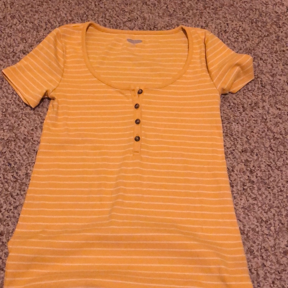 Old Navy tee